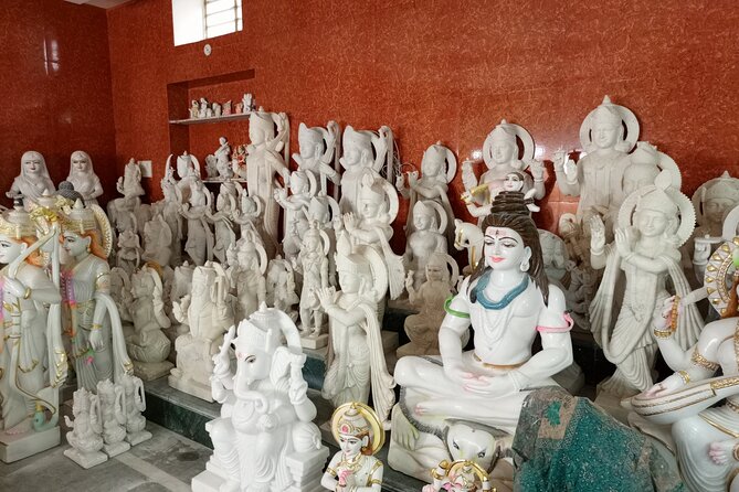 Jaipur@Twilight Guided Heritage City walk tour with Food Tasting - Khajane Walon Ka Rasta and Khejado Ka Rasta: marble statue art, not just souvenirs
