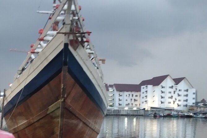 Jakarta Heritage of Old Batavia Private City Tour (Historical) - Sunda Kelapa Harbor: Wooden Ships and a Rainy-Season Reality