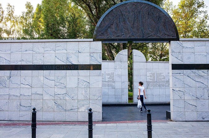 Jewish Heritage and Holocaust Memorial Tour of the Former Ghetto - Umschlagplatz: deportation memorial and the last surviving prewar buildings