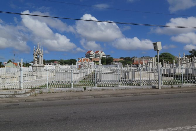 Jewish Heritage of Curacao - The Guides and the Difference Between Knowing and Understanding