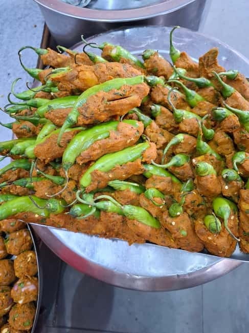 Jodhpur: Blue City Heritage Walking Tour - From snacks to shopping: turning the walk into a taste-and-buy experience
