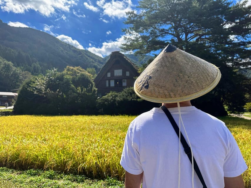 Kanazawa: World Heritage Shirakawa-go & Two Local Experience - Higashi Chaya District: gold leaf, postcards, and old-world evening energy