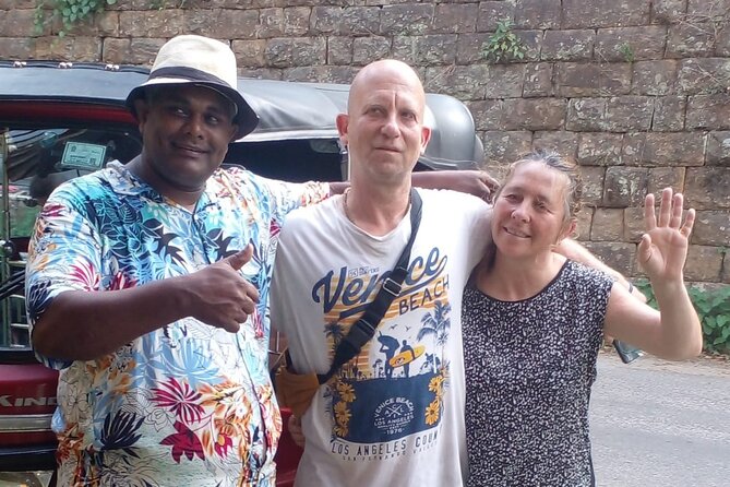 Kandy Heritage City Tour by tuktuk - Sri Maha Bodhi Viharaya and the Big Buddha statue (88 feet)