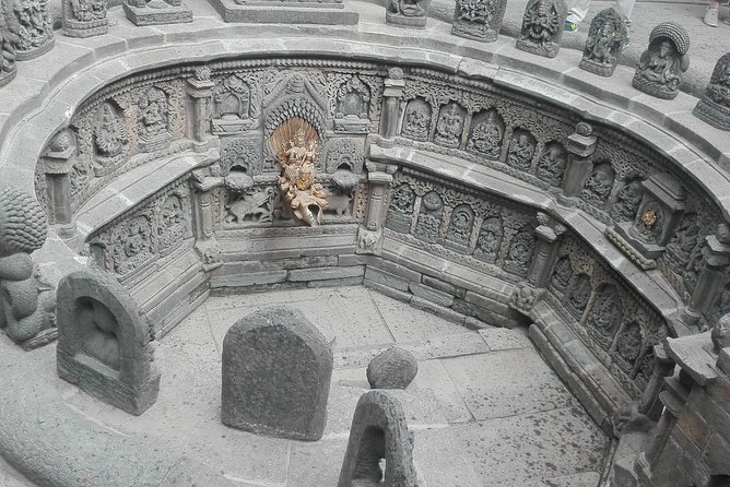 Kathmandu UNESCO World Heritage Site Tour - Swayambhunath (Monkey Temple): the shrines on the ridge