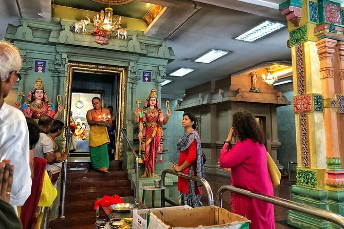 KL Cultural & Heritage Day Tour (SIC - Join In Tour) - 4 Hours, Many Stops: Getting Your Bearings in Central KL