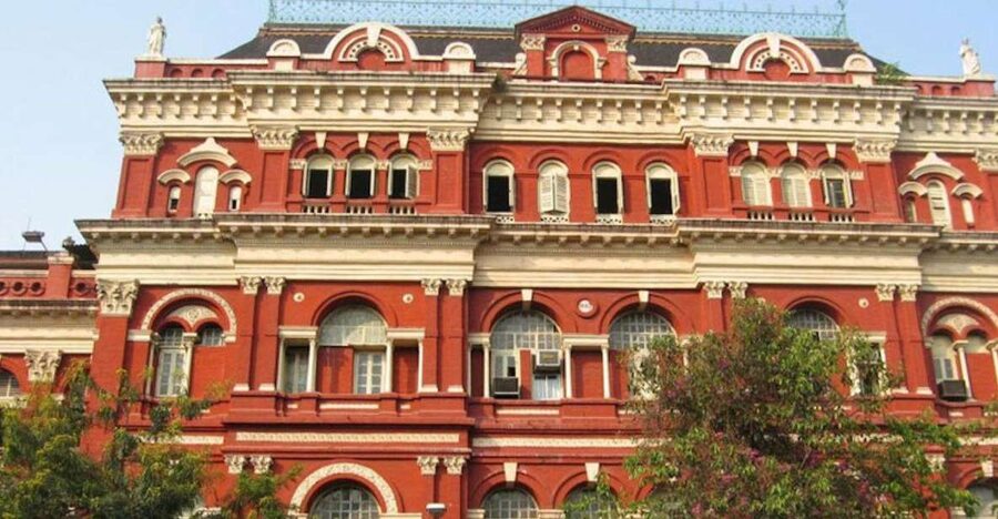 Kolkata: Guided Heritage Walking Tour - Job Charnock’s mausoleum and the founder story that changed