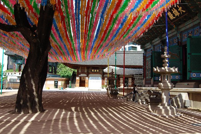 Korean Heritage Tour: Palaces and Villages of Seoul Including Gyeongbokgung Palace - Jogyesa Temple: a calm counterpoint in the middle of the day