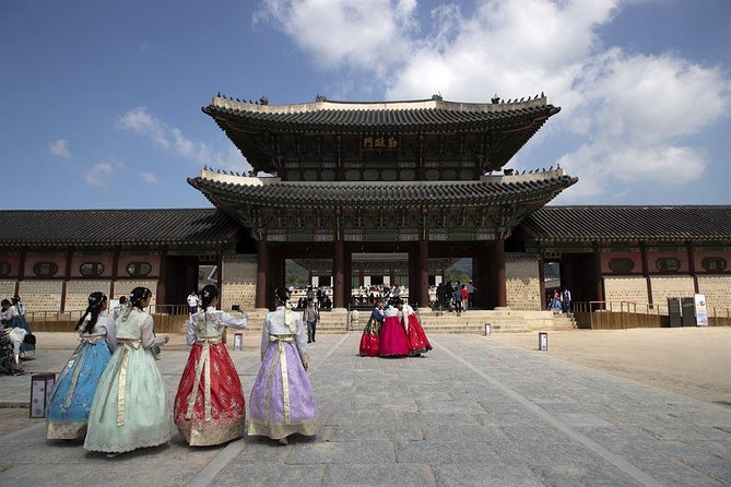 Korean History & Heritage Tour - Kwangjang Market: history you can eat