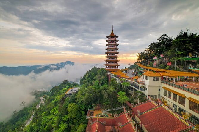 Kuala Lumpur Malacca River Cruise and Historical Tour with Lunch - Peranakan lunch, then a slow stroll by the river