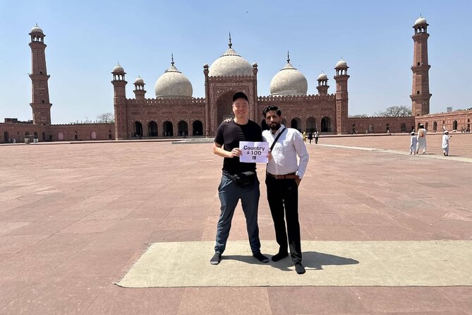 Lahore Heritage and Sightseeing Guided Tour - Minar-e-Pakistan in Allama Iqbal Park: A Different Kind of Monument