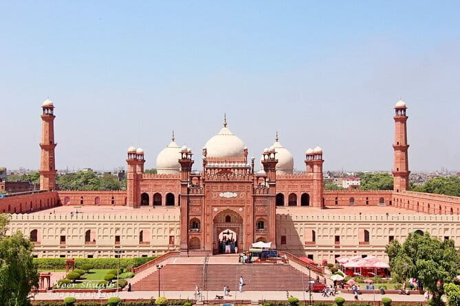 Lahore Heritage in a Day - Akbari Mandi: spice market energy in a short hit