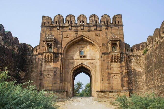 Lahore Heritage in a Day - Masjid Wazir Khan: tilework and frescoes worth the focus
