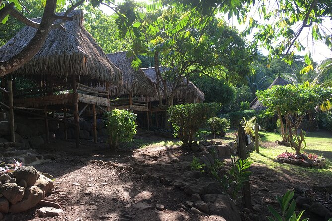 Land and Sea cultural tour to discover traditions, heritage and the lagoon - The private cultural center: traditions without the circus