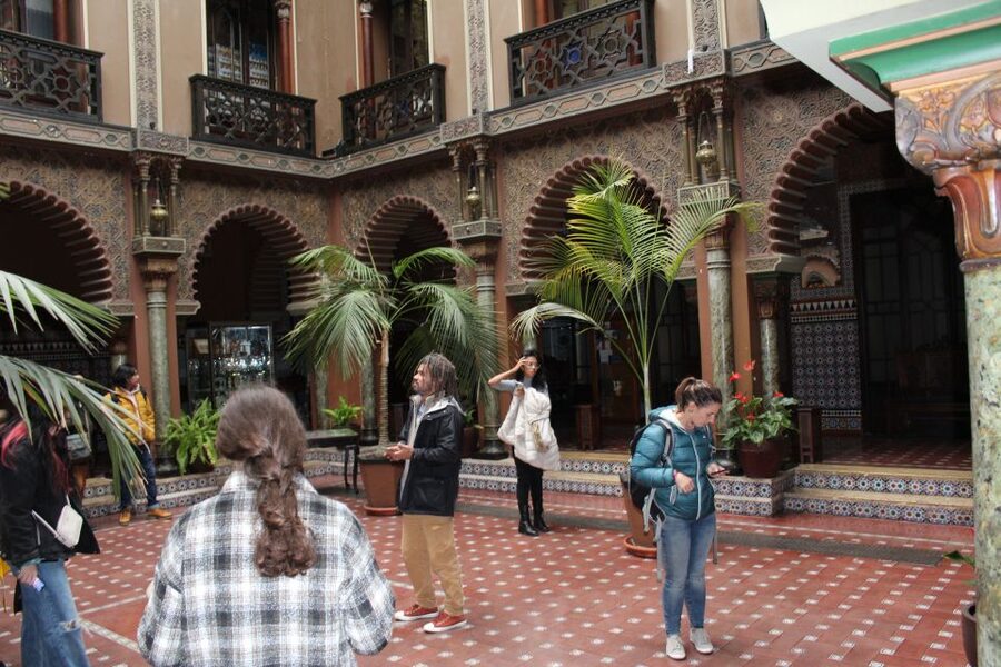 Lisbon: African History and Heritage Walking Tour - Getting oriented: A Padaria Portuguesa and the pace of 3.5 hours