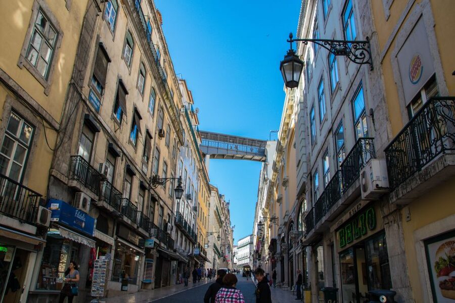 Lisbon: Historical Tour on a Tukxi - Mouraria stop: a short window into Lisbon’s street life