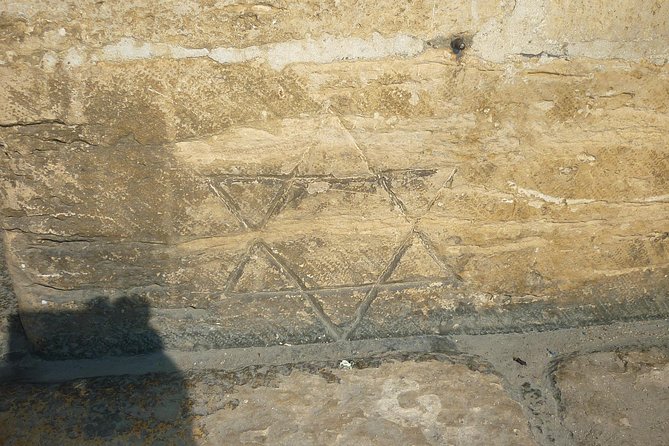 Lisbon Jewish Heritage and History - Private Tour Van - Money Museum stop: a medieval wall with 1,000 years of secrets