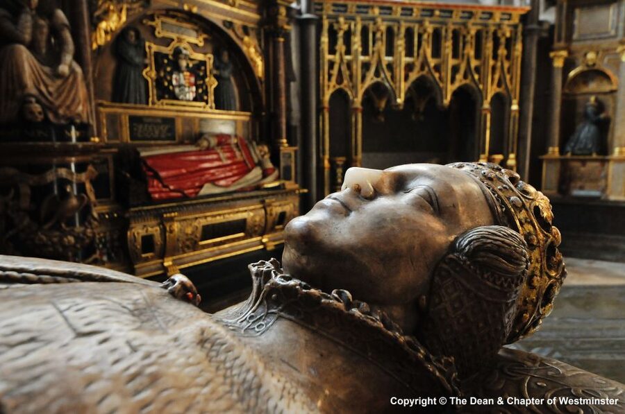 London: Westminster Abbey Tour with a Royal Heritage Guide - Crowds and hearing: how to keep your 2 hours feeling worth it