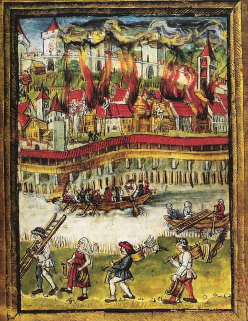 Lucerne: 1-Hour Historical Tour with Night Watchman - Reuss Bridge, the mint, and the Alte Suidtersche Apotheke window