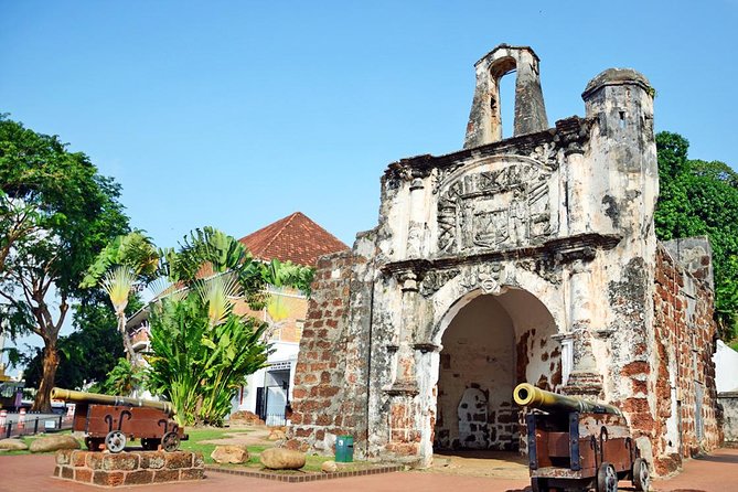 Malacca Sunset Tour: UNESCO Heritage Highlights & River Cruise - Jonker Street: the easiest shopping finish