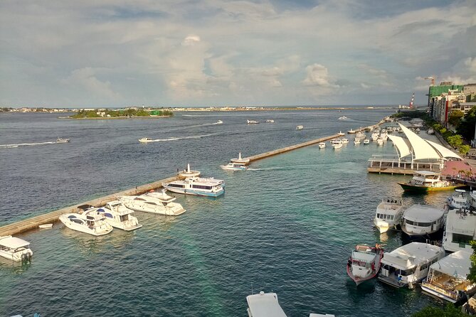 Malé Uncovered Heritage, Culture and Hidden Gems - Majeedhee and Chaandanee Magu: Souvenirs, Snacks, and Local Streets