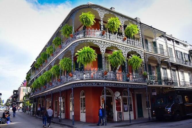 New Orleans Drunken Voodoo, Mystery, Paranormal, Supernatural and History Tour - Drinks, Safety, and the Adult-Vibe Reality