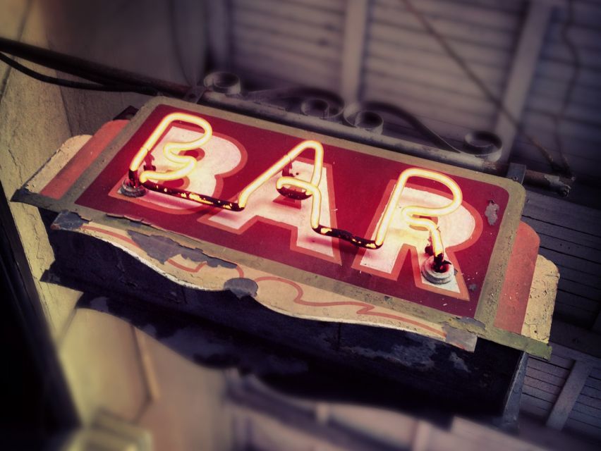 New Orleans: Early Evening Cocktail History Tour - A French Quarter cocktail tour that moves at the right speed