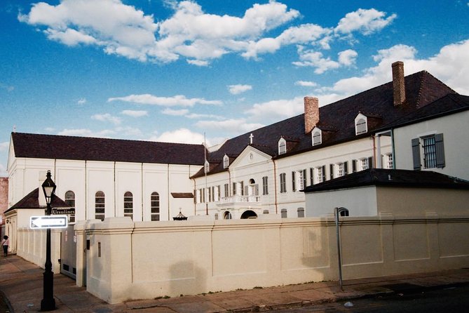 New Orleans French Quarter Walking and History Tour - Musical Legends Park to the Mississippi: why the tour starts with the river