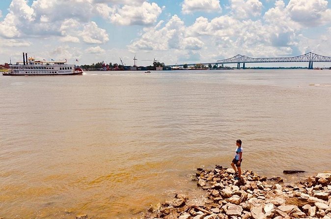 New Orleans French Quarter Walking and History Tour - Literary and film stops: Tennessee Williams, Faulkner, and the streets in between