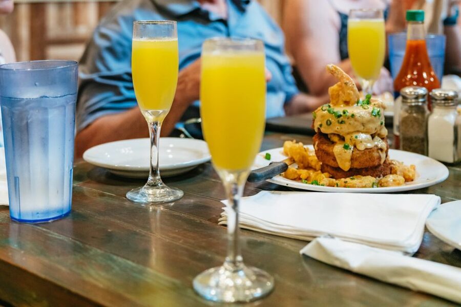 New Orleans: Garden District Food, Drinks & History Tour - Magazine Street time: shopping as a bonus, not a distraction