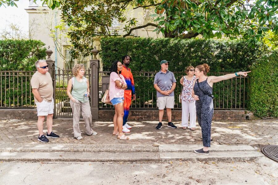 New Orleans: Garden District Food, Drinks & History Tour - The guide factor: Michelle and the local-living approach