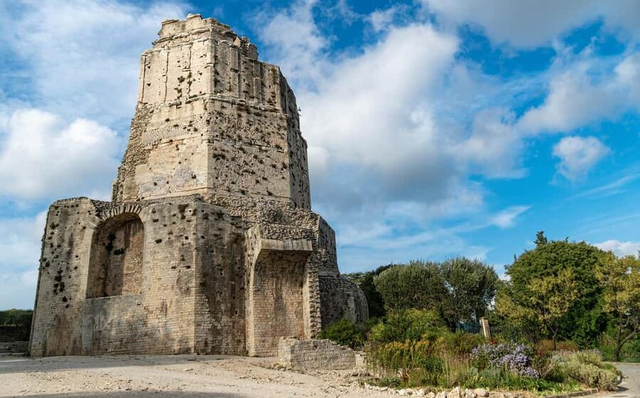 Nimes: Ancient Roman Arena Ticket & Old Town Audio Tour - Who this experience fits best (and who should skip it)