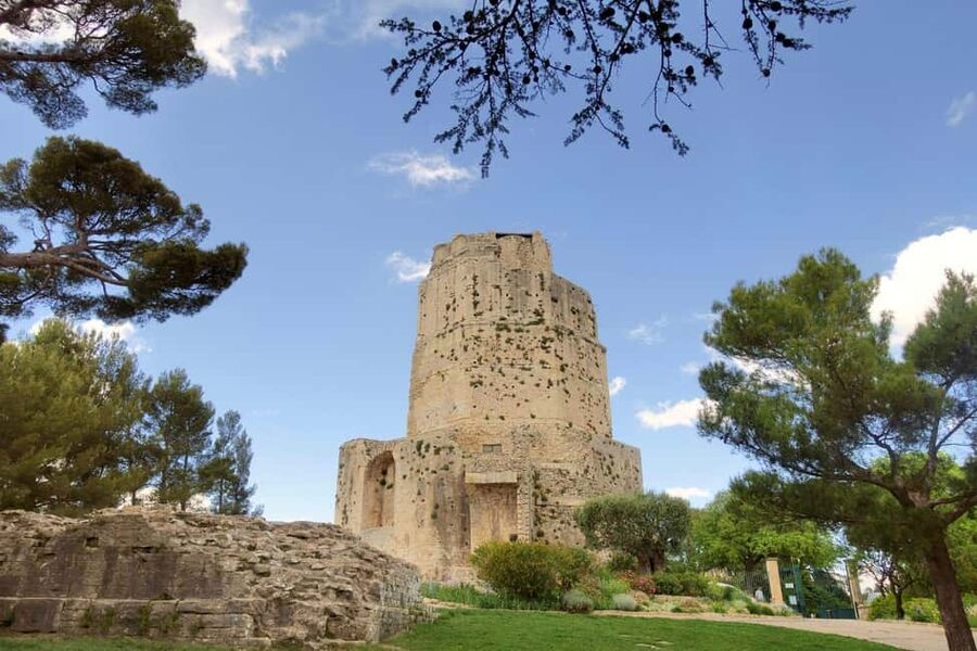 Nîmes - Spend a day like an ancient Roman - A 90-Minute Roman Walk from Tour Magne to the Arènes