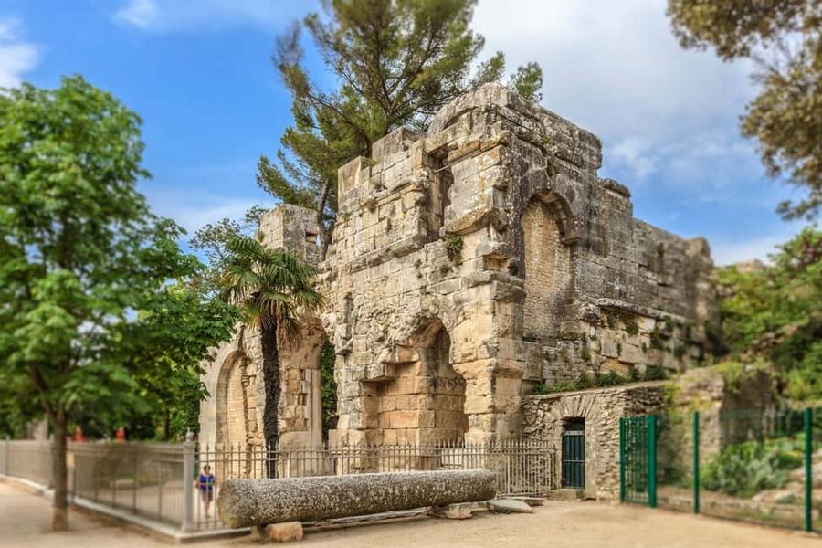 Nîmes - Spend a day like an ancient Roman - Jardin de la Fontaine: a peaceful break with a sacred past