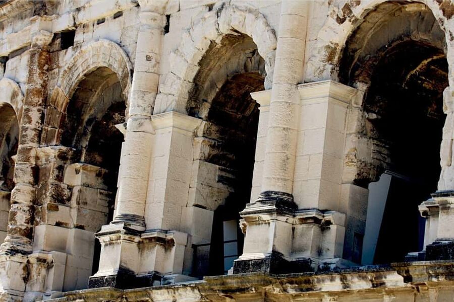 Nîmes - Spend a day like an ancient Roman - Maison Carrée: Augustus’ sons and a photo spot you’ll actually use