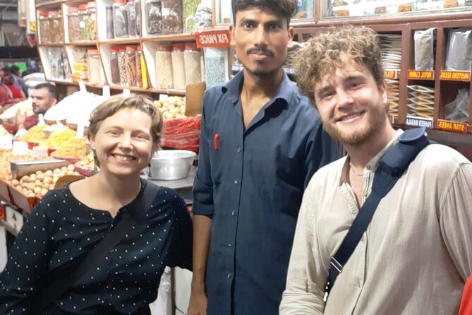 Old Delhi's heritage, Spice market, Masala Chai & food sampling - Fatehpuri Mosque and Masala Chai in the Spice Market