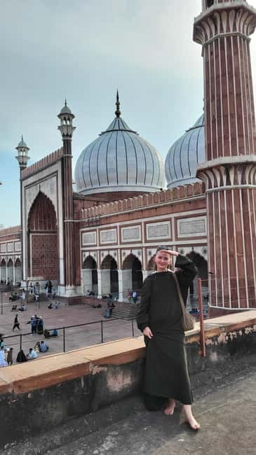 Old Delhi: Spices, Heritage and Bazaars Walking Tour - Money talk: the tour cost, the mosque fee, and the value