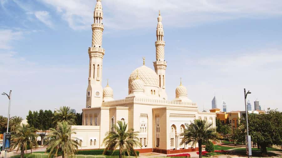 Old Dubai Heritage Tour: Souks, Mosques & more hidden gems! - Guide Quality: What to Expect From the Human Part