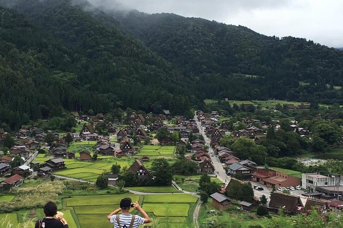 [One-day bus tour departing from Kanazawa Station] Shirakawa-go and Gokayama - Two World Heritage Villages Enjoyable Bus Tour - Morning Pickup From Kanazawa Station: the Tour Moves Fast