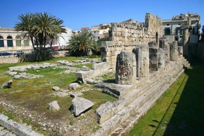 Ortigia: Syracuse's Ancient Town Center Private Walking Tour - Temple of Apollo: The First Big Piece of the Greek Puzzle