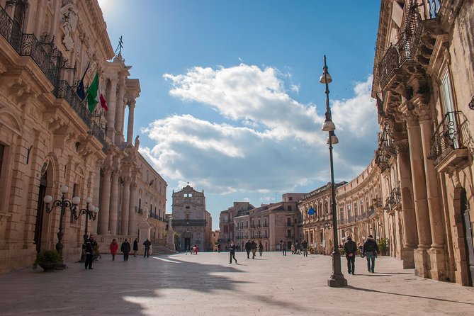 Ortigia: Syracuse's Ancient Town Center Private Walking Tour - Piazza Duomo and Syracuse Cathedral: Where the Dress Code Really Matters