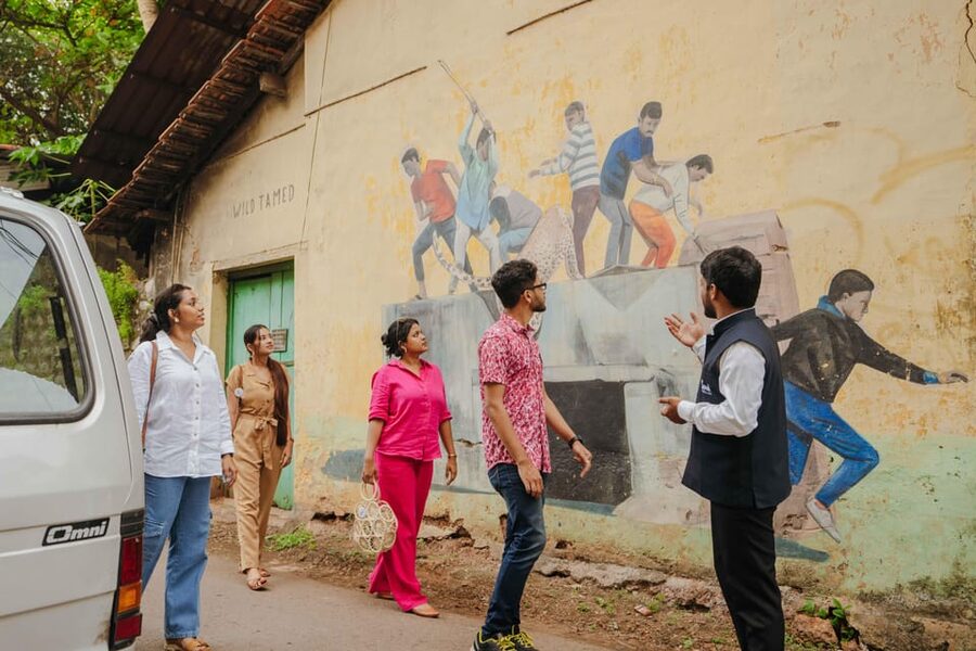 Panaji: Heritage Walking Tour in Fontainhas Latin Quarter - Entering an Indo-Portuguese mansion and meeting the owner