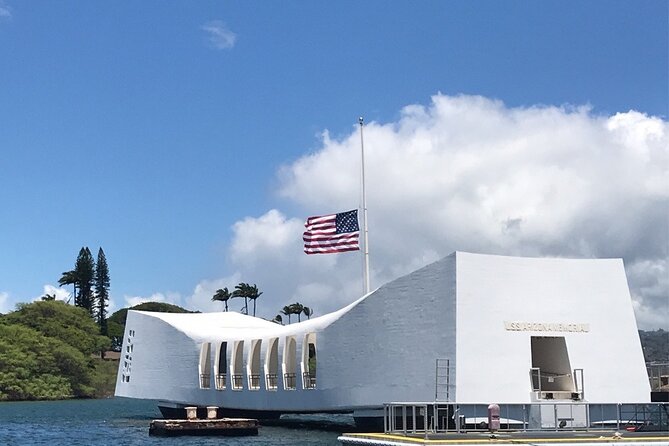 Pearl Harbor [Early Access], USS Arizona & Historic Honolulu Tour - Waikiki pickup and the comfortable rhythm of a small group