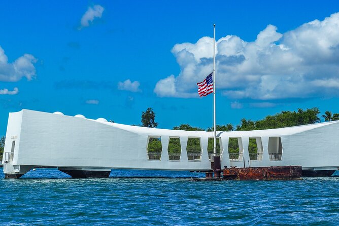 Pearl Harbor with USS Arizona and Hawaiian Kingdom History Tour - Getting Picked Up in Waikiki: It’s Part of the Experience