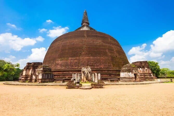 Polonnaruwa Ancient City Private Day Tour (Hidden Gems) - Alahana Pirivena: monastic and educational life beyond the statues