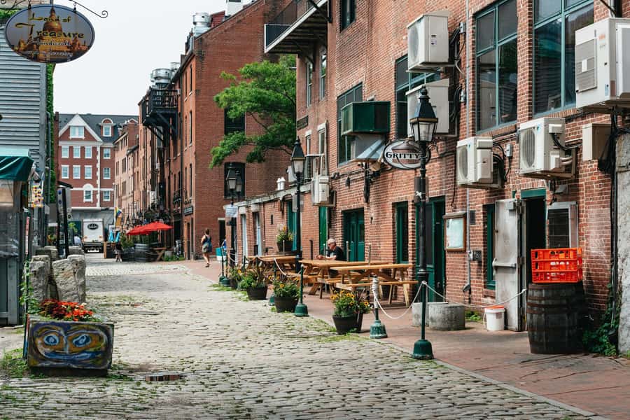 Portland, Maine: 2-Hour Guided History Tour - Where the Tour Starts: Andy’s Old Port Pub Hidden Door