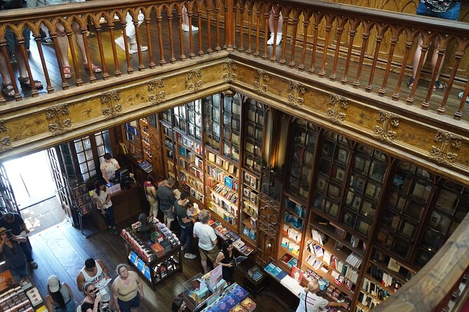 Porto Heritage & Wine: Exclusive Private Day Trip from Lisbon - Catedral do Porto: Romanesque Meets Baroque on the Way Down
