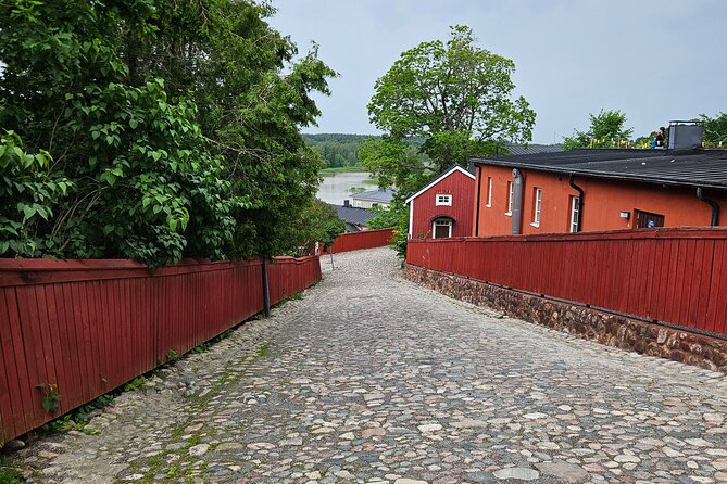 Porvoo Old Town&Riverside Heritage Guided Tour from Helsinki - Gallery Vanha Kappalaisentalo: art inside a historic shell