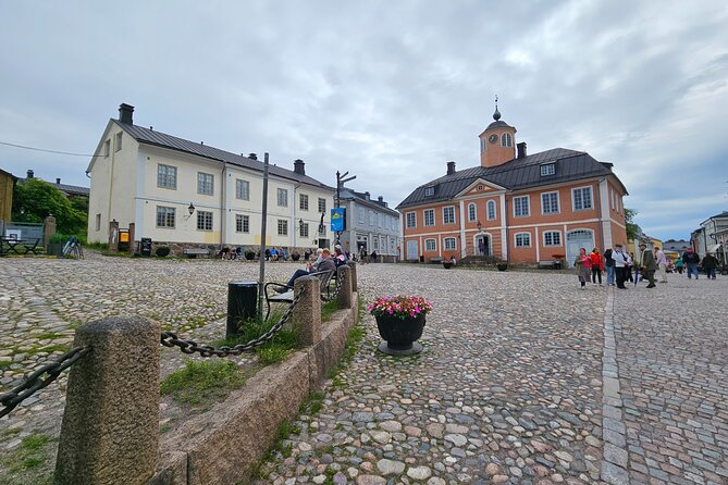 Porvoo Old Town&Riverside Heritage Guided Tour from Helsinki - Break time and shopping time: make it yours