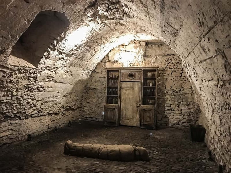 Prague: Oldtown, Medieval Underground & Dungeon History Tour - Prague’s Old Town, Then the Drop Underground