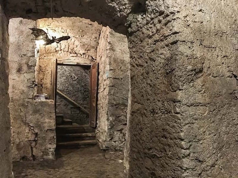Prague: Oldtown, Medieval Underground & Dungeon History Tour - The Dungeon Section: Jan Mydlář and Medieval Torture Instruments